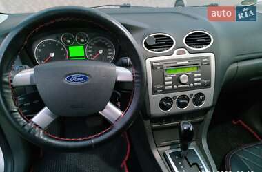 Хэтчбек Ford Focus 2006 в 