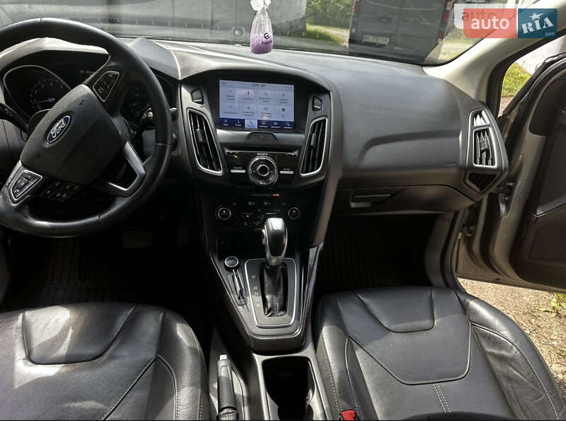 Седан Ford Focus 2016 в Новому Розділі