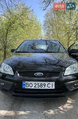 Хэтчбек Ford Focus 2005 в 