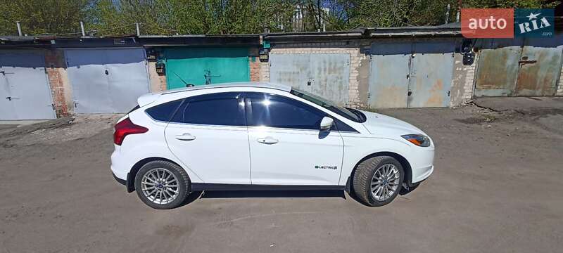 Хэтчбек Ford Focus 2013 в Днепре