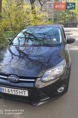 Хэтчбек Ford Focus 2012 в 