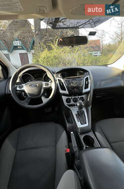 Хэтчбек Ford Focus 2014 в 