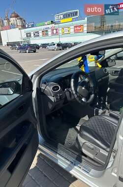 Хэтчбек Ford Focus 2007 в 