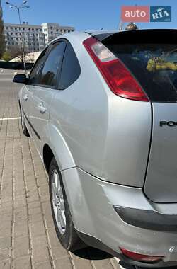 Хэтчбек Ford Focus 2007 в 