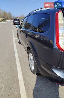 Универсал Ford Focus 2010 в 