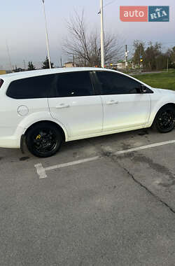 Универсал Ford Focus 2010 в 