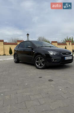 Хэтчбек Ford Focus 2005 в 