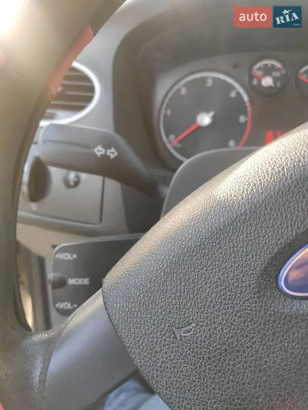 Ford Focus 2010 VIN WF0SXXGCDSAA71881 фото оголошення 6 з 58