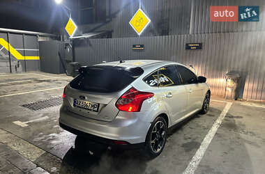 Хетчбек Ford Focus 2012 в 