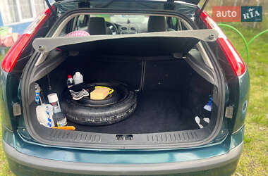 Хэтчбек Ford Focus 2006 в 
