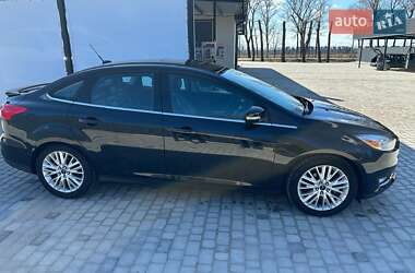 Седан Ford Focus 2015 в 