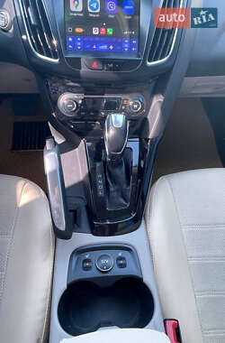 Хэтчбек Ford Focus 2012 в 