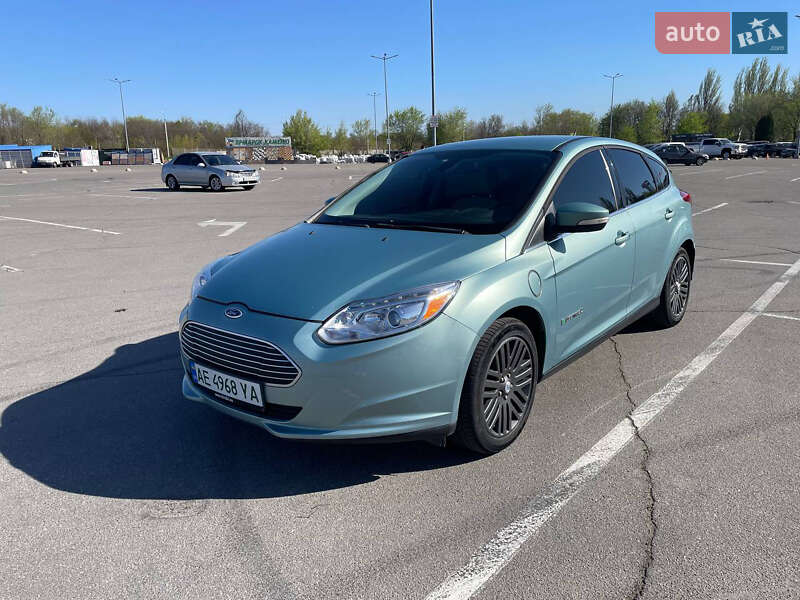 Хэтчбек Ford Focus 2012 в Днепре