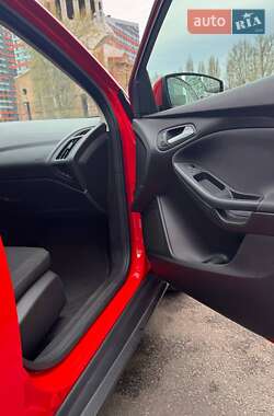 Седан Ford Focus 2016 в 