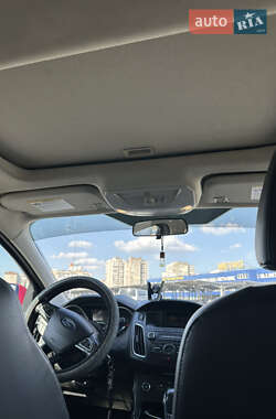Хэтчбек Ford Focus 2015 в 
