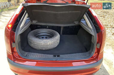 Хэтчбек Ford Focus 2006 в 