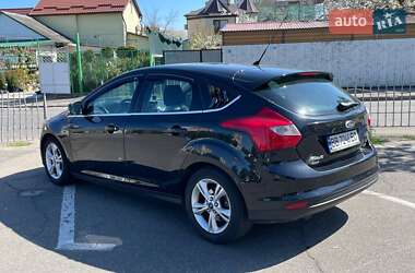 Хэтчбек Ford Focus 2013 в 
