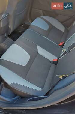 Хэтчбек Ford Focus 2013 в 