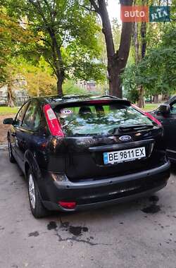 Хэтчбек Ford Focus 2006 в 