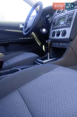 Хэтчбек Ford Focus 2006 в 