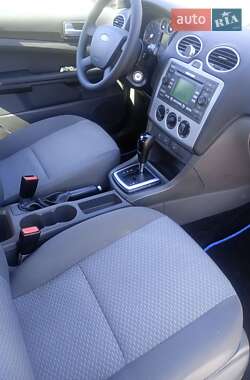 Хэтчбек Ford Focus 2006 в 