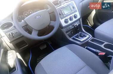 Хэтчбек Ford Focus 2006 в 