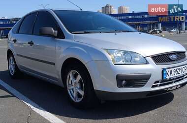 Хэтчбек Ford Focus 2005 в 