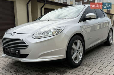 Хетчбек Ford Focus 2014 в 