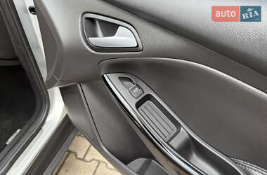 Хетчбек Ford Focus 2014 в 