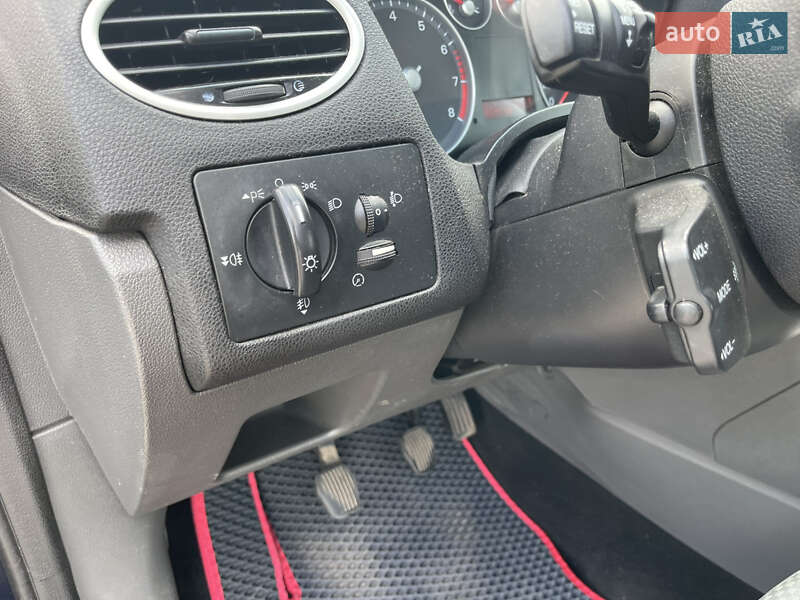 Универсал Ford Focus 2007 в Нововолынске