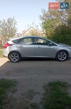 Хэтчбек Ford Focus 2013 в 