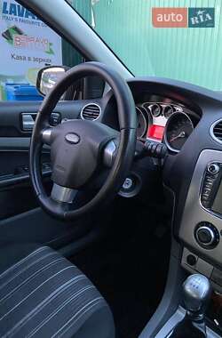 Хэтчбек Ford Focus 2009 в 