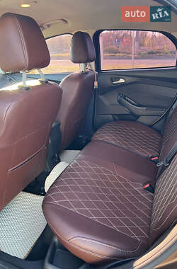 Хэтчбек Ford Focus 2013 в 