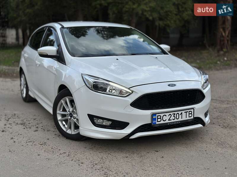 Хетчбек Ford Focus 2015 в 
