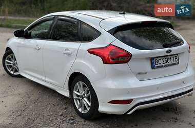 Хетчбек Ford Focus 2015 в 