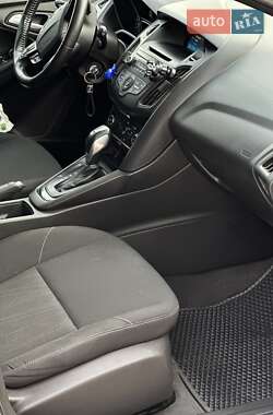 Хетчбек Ford Focus 2015 в 