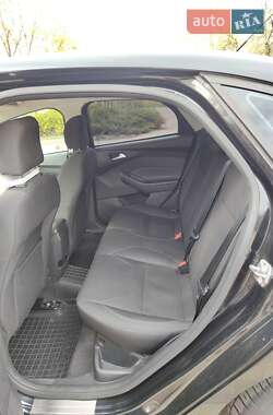 Седан Ford Focus 2015 в 