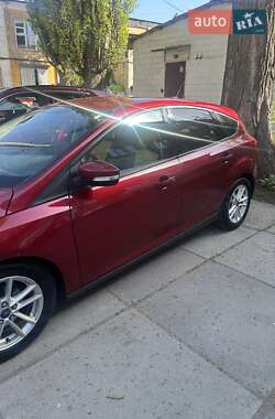Хэтчбек Ford Focus 2015 в 