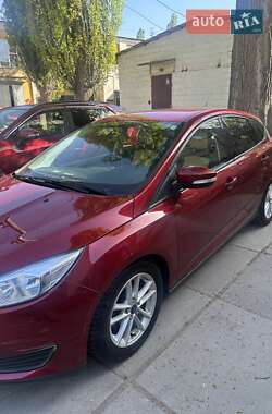 Хэтчбек Ford Focus 2015 в 