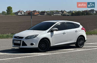Хэтчбек Ford Focus 2012 в 