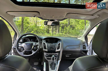 Хэтчбек Ford Focus 2012 в 
