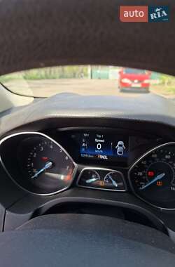 Хэтчбек Ford Focus 2015 в 