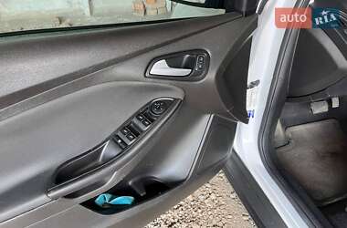 Седан Ford Focus 2015 в 