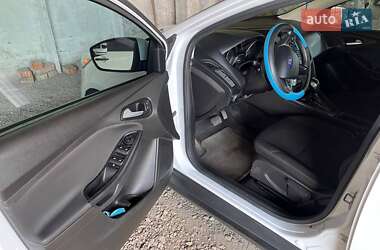 Седан Ford Focus 2015 в 