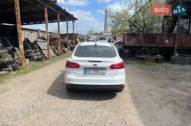Седан Ford Focus 2015 в 