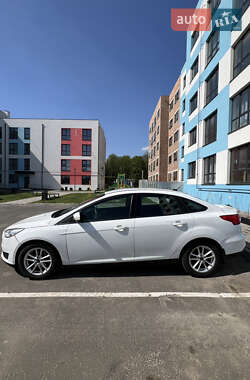 Седан Ford Focus 2016 в 