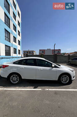 Седан Ford Focus 2016 в 