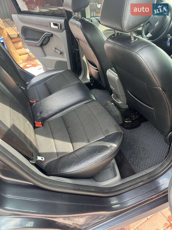 Универсал Ford Focus 2010 в Сарнах