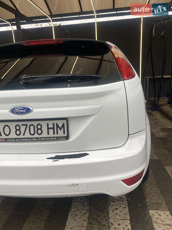 Хэтчбек Ford Focus 2010 в Ужгороде