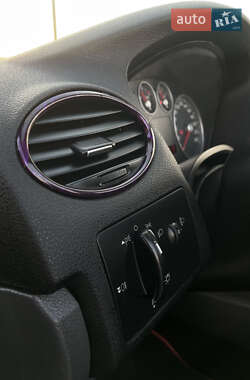 Кабриолет Ford Focus 2007 в 